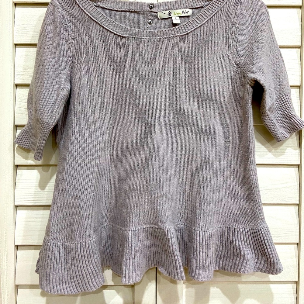 Gray short-sleeved sweater!